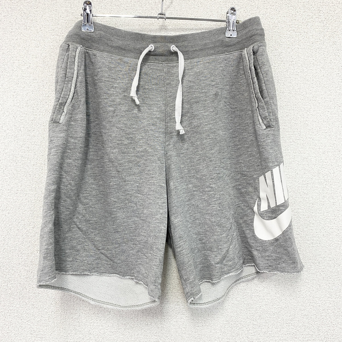 NIKE　ナイキ　ハーフスウェットパンツ/ショートパンツ　スウッシュ　デカロゴ　灰色　グレー　Lサイズ　古着