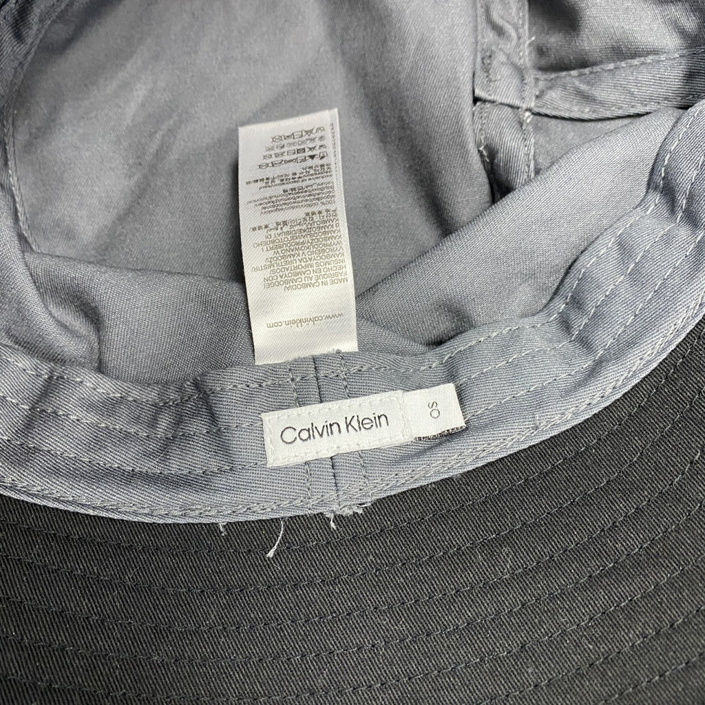 Calvin Klein　カルバンクライン　カラーブロッキングバケットハット　ワンポイント　黒　ブラック　グレー　灰色　OSサイズ　古着