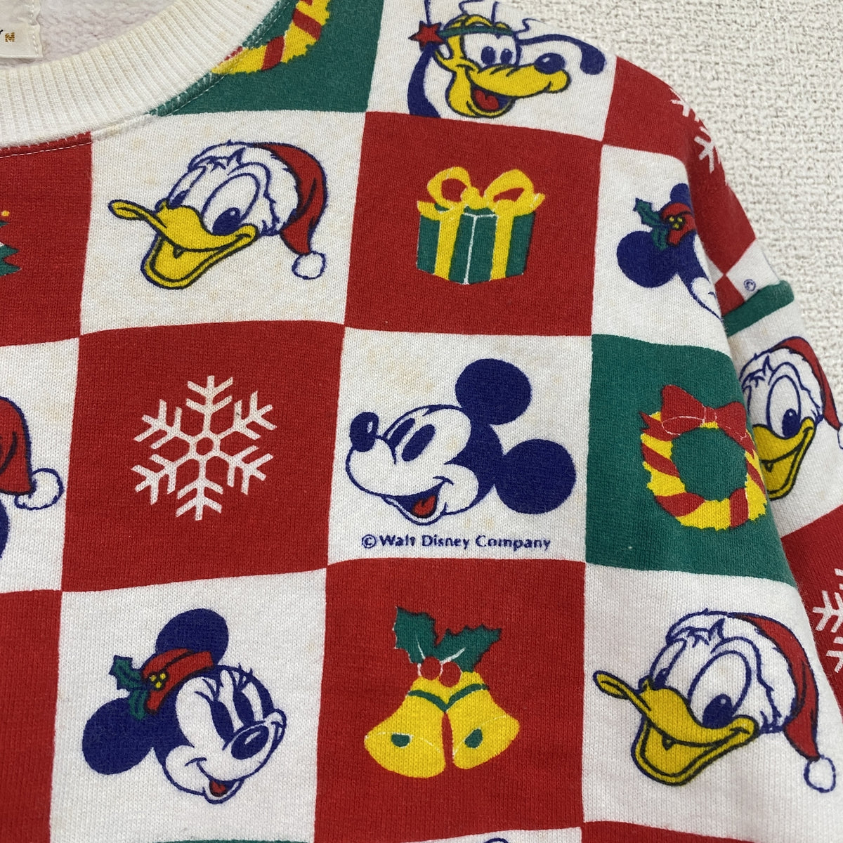 90s　DIA CLUB　ダイヤクラブ　Disney　ディズニー　ミッキー＆フレンズ　スウェット/トレーナー　ヴィンテージ　マルチカラー　赤　レッド　Mサイズ　古着
