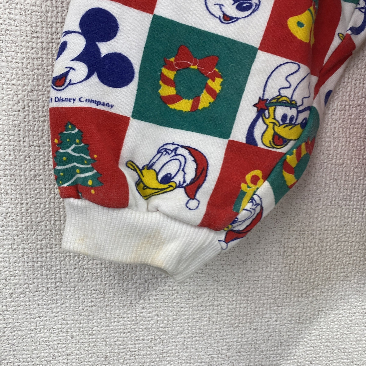 90s　DIA CLUB　ダイヤクラブ　Disney　ディズニー　ミッキー＆フレンズ　スウェット/トレーナー　ヴィンテージ　マルチカラー　赤　レッド　Mサイズ　古着