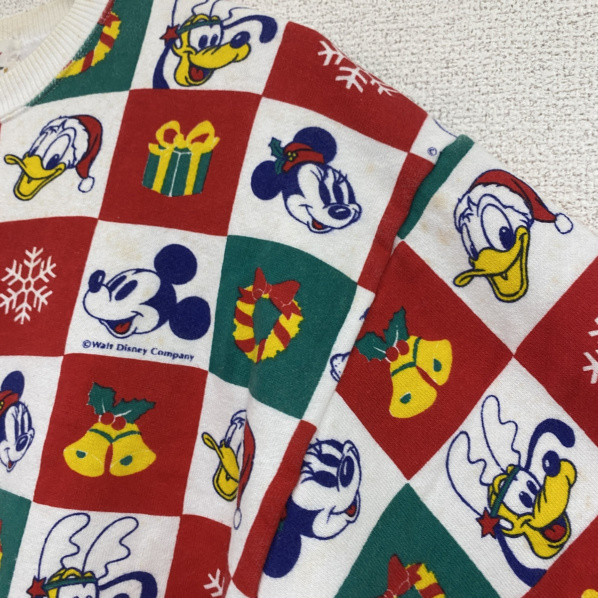 90s　DIA CLUB　ダイヤクラブ　Disney　ディズニー　ミッキー＆フレンズ　スウェット/トレーナー　ヴィンテージ　マルチカラー　赤　レッド　Mサイズ　古着