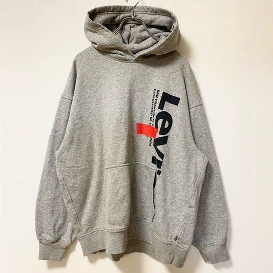古着 used　LEVI’S リーバイス　長袖ビッグロゴデザインパーカー　スウェットフーディ　グレー　前ポケット　Ｌサイズ