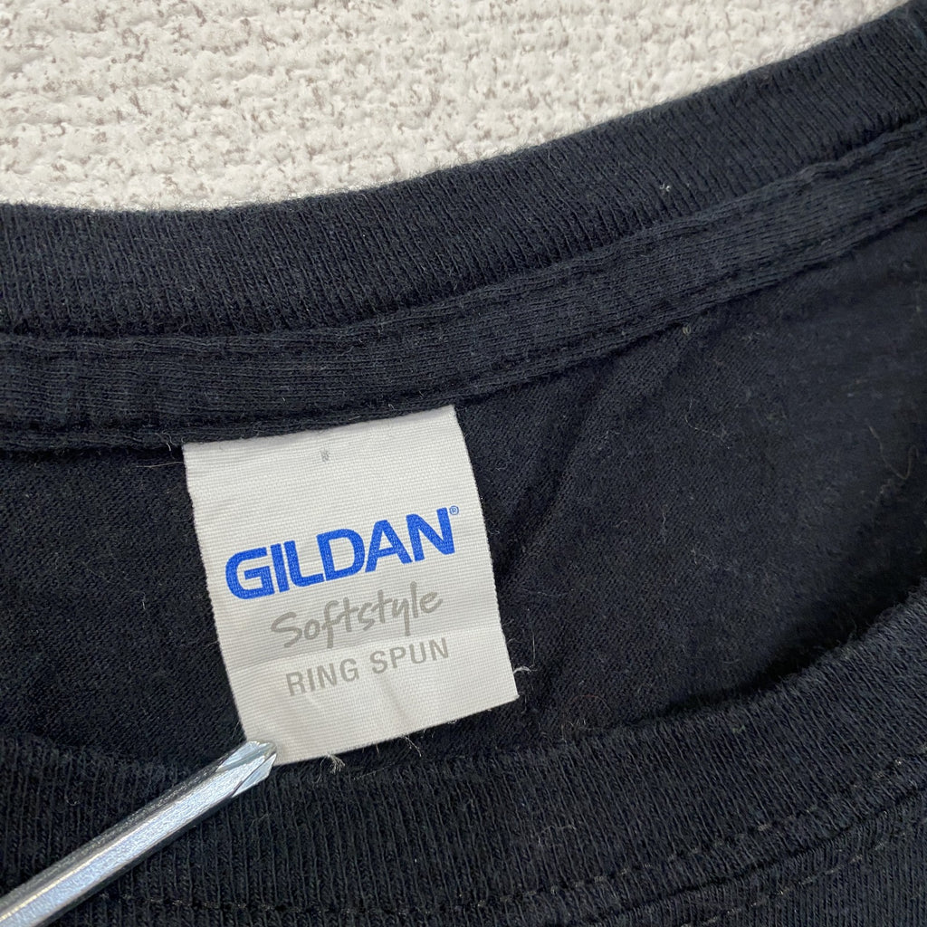 GILDAN　ギルダン　半袖プリントTシャツ　カレッジプリント　ラジオ　4連プリント　英字プリント　黒　ブラック　古着