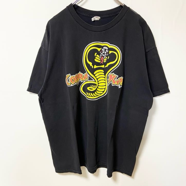 古着 used　ALSTYLE　半袖プリントTシャツ　Netflix　COBRA KAI　黒　クルーネック　春夏服　XLサイズ