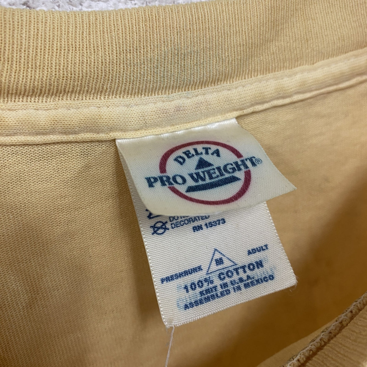 DELTA　デルタ　NEW YORK BLACKOUT　半袖プリントTシャツ　黄色　イエロー　Mサイズ カットソー メンズ コットン 古着