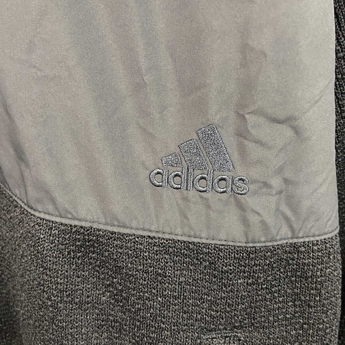 adidas　アディダス　トラックジャケット/ジャージ　パフォーマンスロゴ　刺繍ロゴ　黒　ブラック　Mサイズ スポーツジャケット メンズ ポリエステル 古着