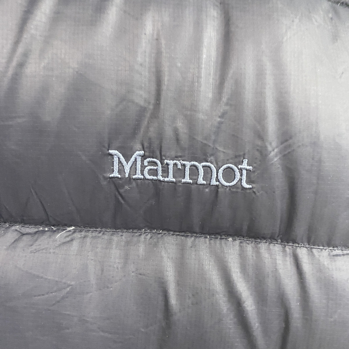 Marmot　マーモット　ダウンジャケット　リップストップ　刺繍ロゴ　黒　ブラック　Lサイズ ダウンアウター メンズ ナイロン 古着