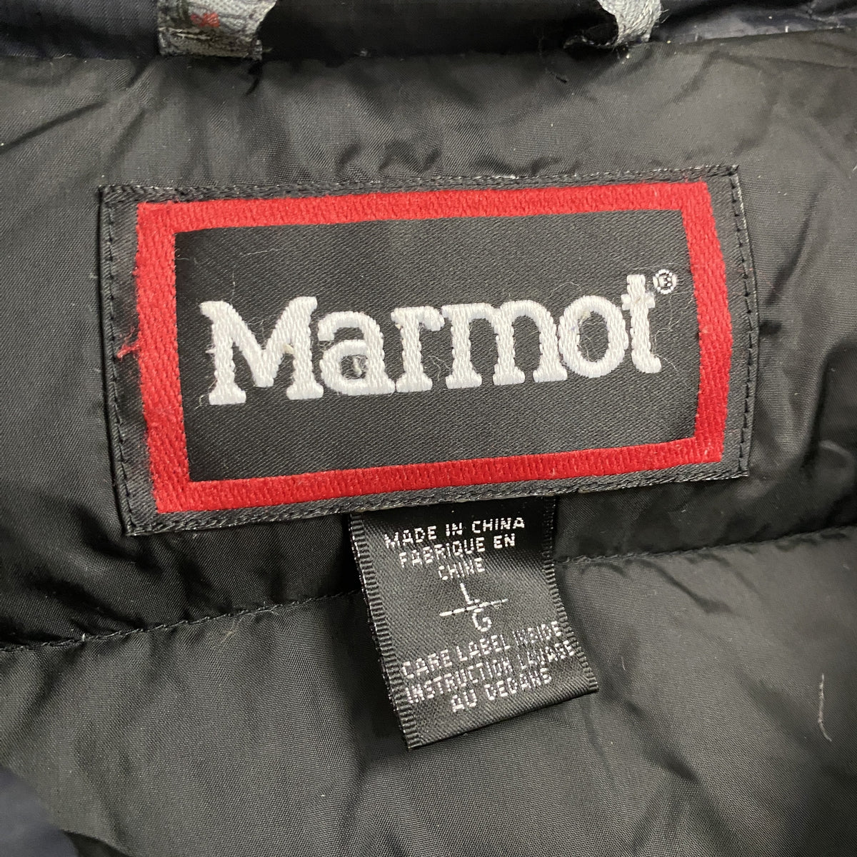 Marmot　マーモット　ダウンジャケット　リップストップ　刺繍ロゴ　黒　ブラック　Lサイズ ダウンアウター メンズ ナイロン 古着