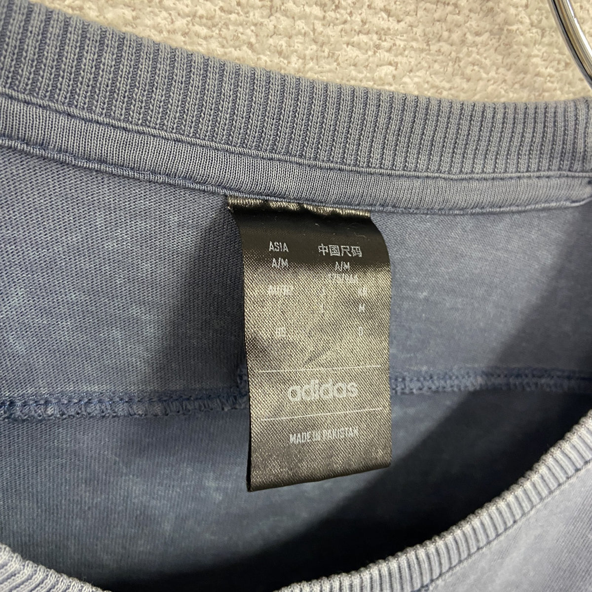 adidas　アディダス　半袖Tシャツ　前V　パフォーマンスロゴ　青　ブルー　Mサイズ カットソー メンズ コットン 古着