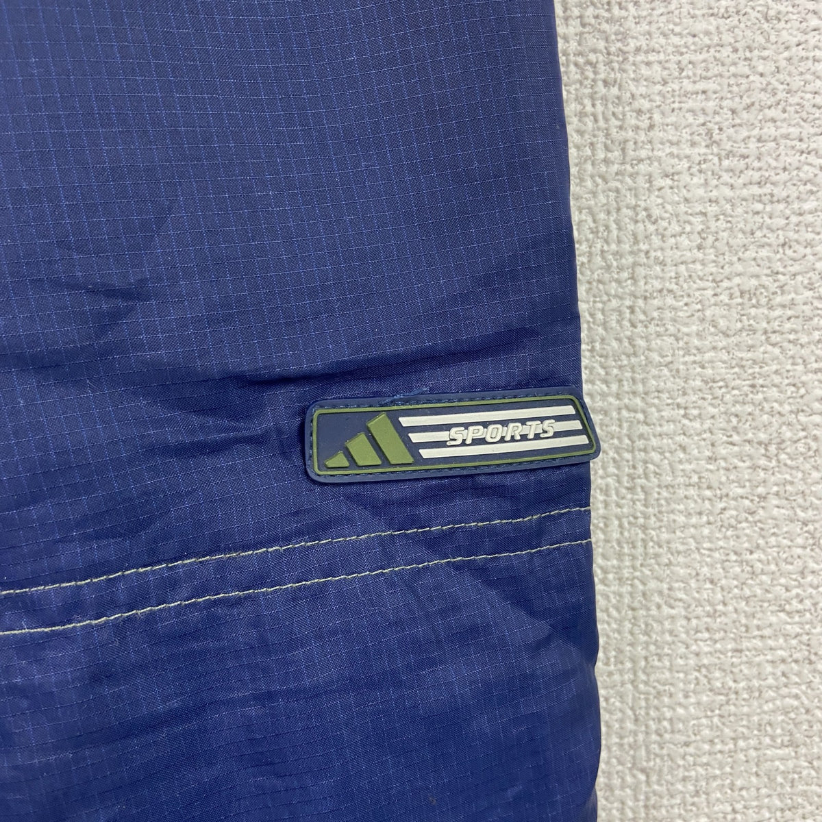 90s　adidas　アディダス　トラックパンツ/ジャージパンツ　リップストップ　パフォーマンスロゴ　ヴィンテージ　紺　ネイビー　Mサイズ　古着