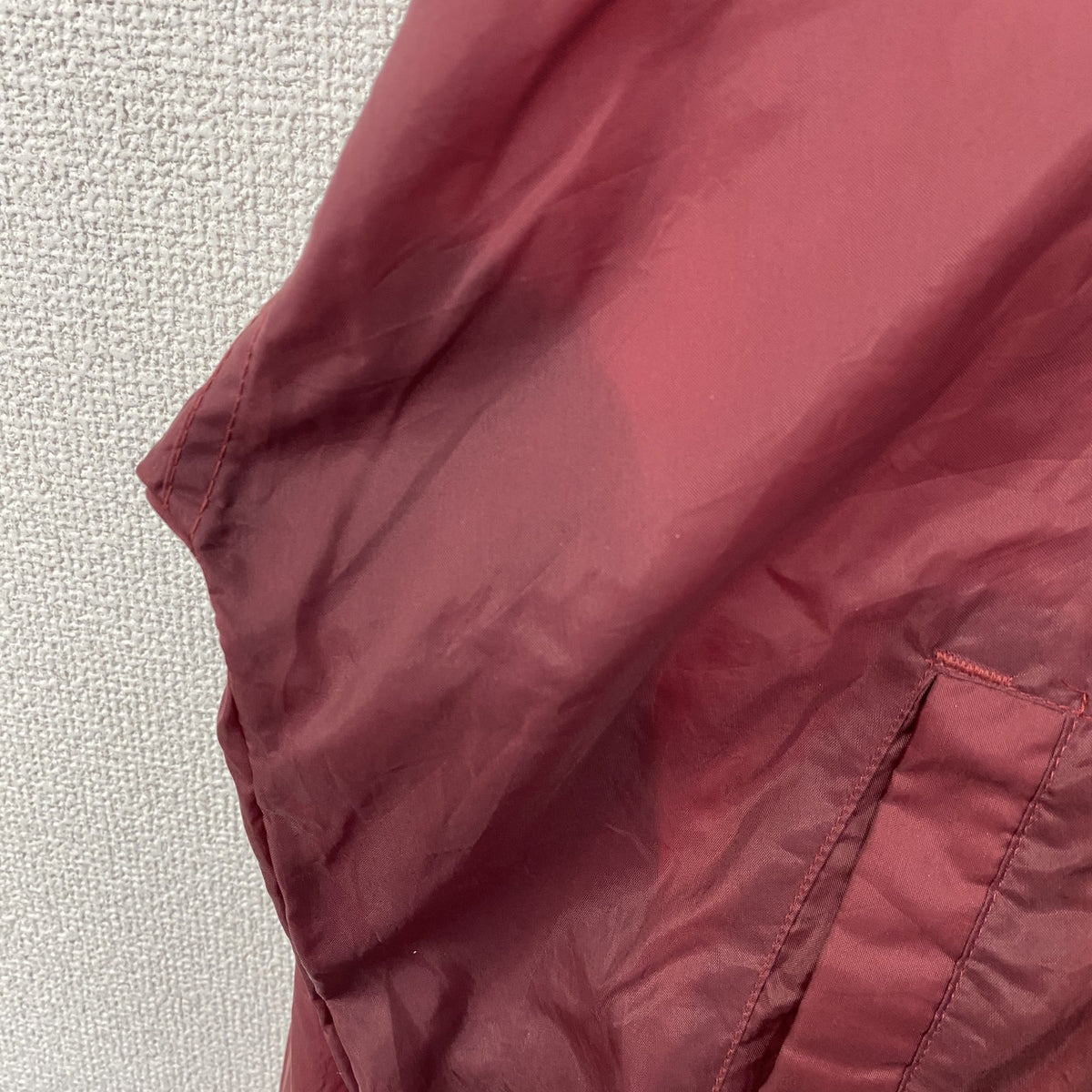 LOCKER LINE　長袖Vネックカレッジナイロンプルオーバー　ミシシッピ大学　ワインレッド　Lサイズ　古着