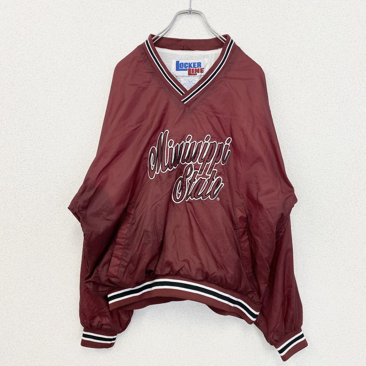 LOCKER LINE　長袖Vネックカレッジナイロンプルオーバー　ミシシッピ大学　ワインレッド　Lサイズ　古着