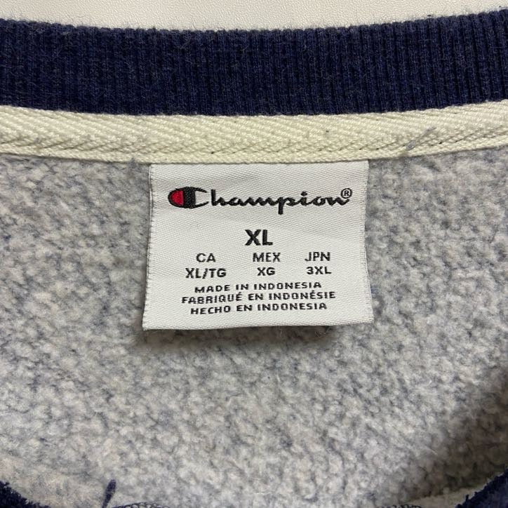 古着 used　Champion　チャンピオン　長袖クルーネックスウェット　トレーナー　ネイビー　ビッグシルエット　XLサイズ