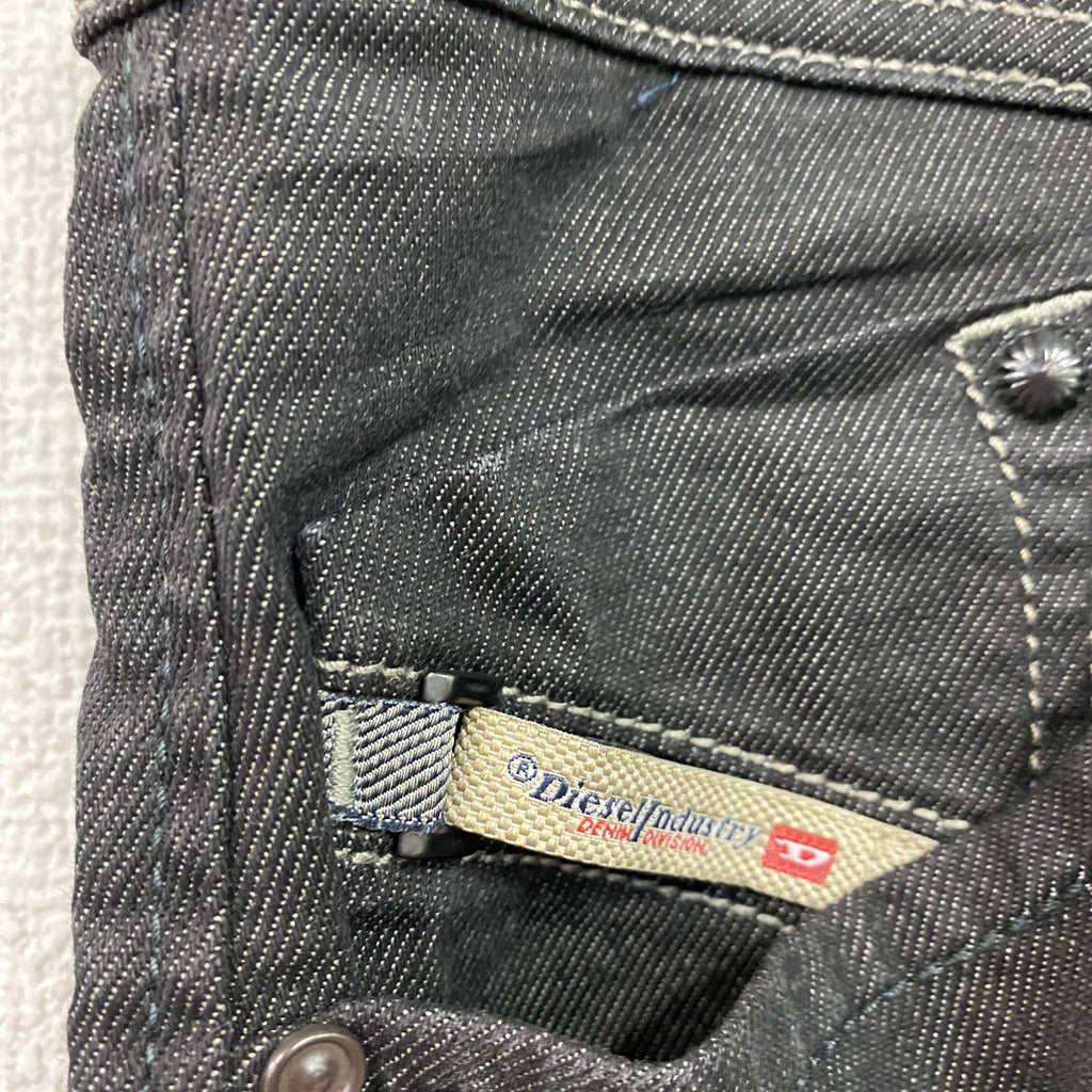 DIESEL　ディーゼル　デニムパンツ/ジーンズ　ボタンフライ　黒　ブラック　33サイズ　古着