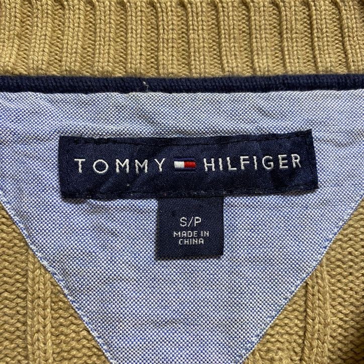 古着 used　TOMMYHILFIGER　トミーヒルフィガー　長袖クルーネックニット　セーター　ワンポイント　ベージュ　Sサイズ