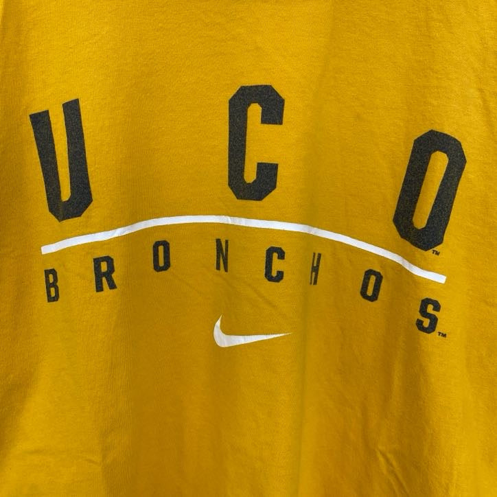 古着 used　THE NIKE TEE　ナイキ　長袖クルーネックプリントTシャツ　ロンT　UCO BRONCHOS　黄色　