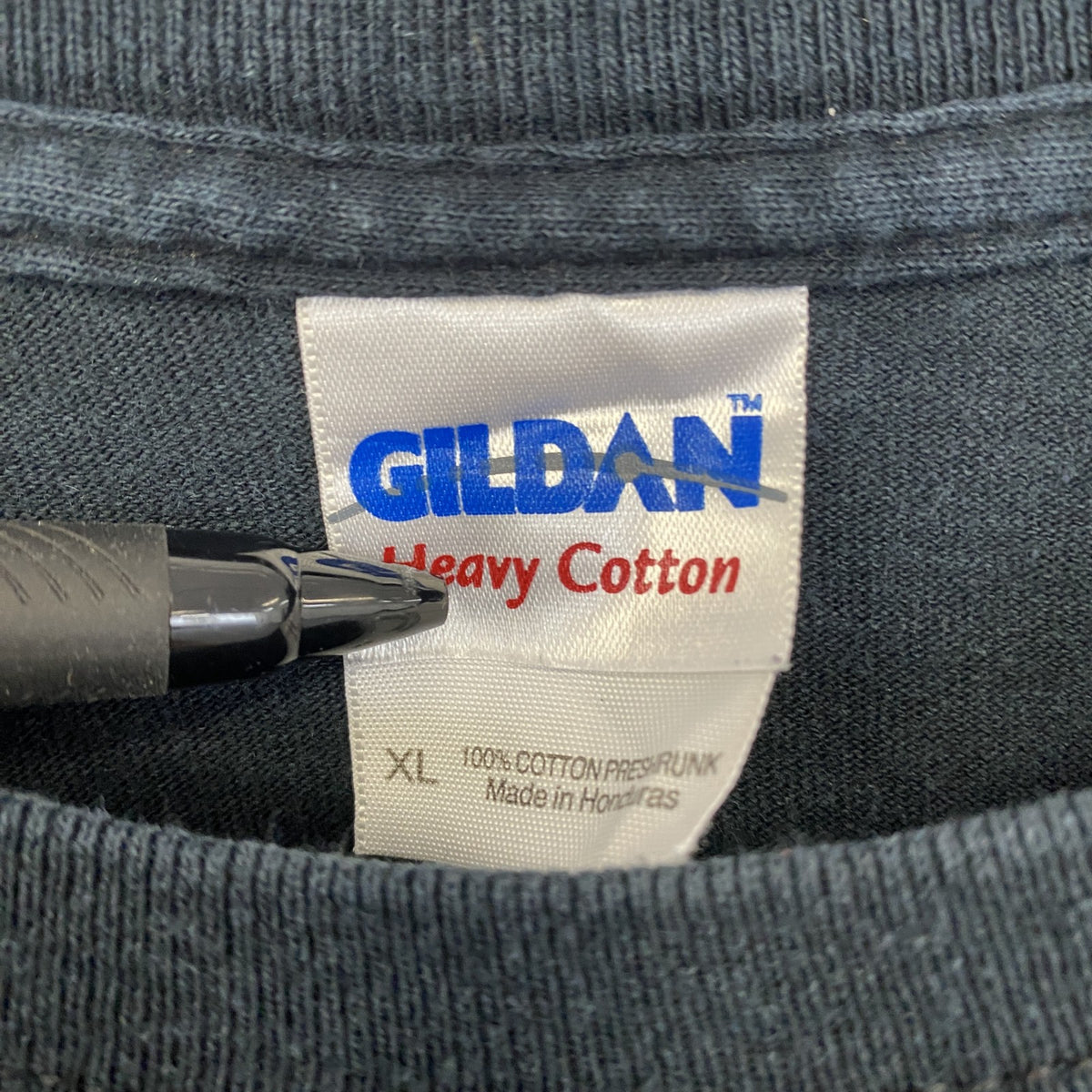 GILDAN ギルダン　半袖プリントTシャツ　ビッグT　カジュアルデザイン　クルーネック　黒　ブラック　レトロ　XLサイズ　古着