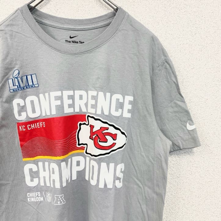 NIKE　ナイキ　半袖プリントTシャツ　NFL　アメフト　チーム　カンザスティー チーフス　　グレー　灰色　Sサイズ　古着