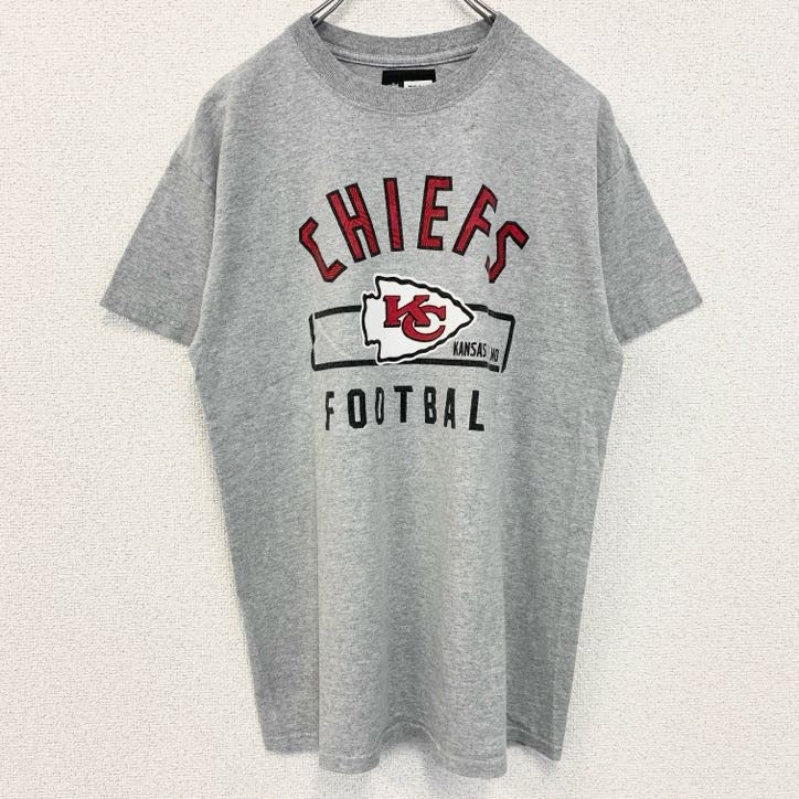 TEAM APPAREL　半袖プリントTシャツ　NFL　アメフト　カンザスティー チーフス　　グレー　灰色　Mサイズ　古着