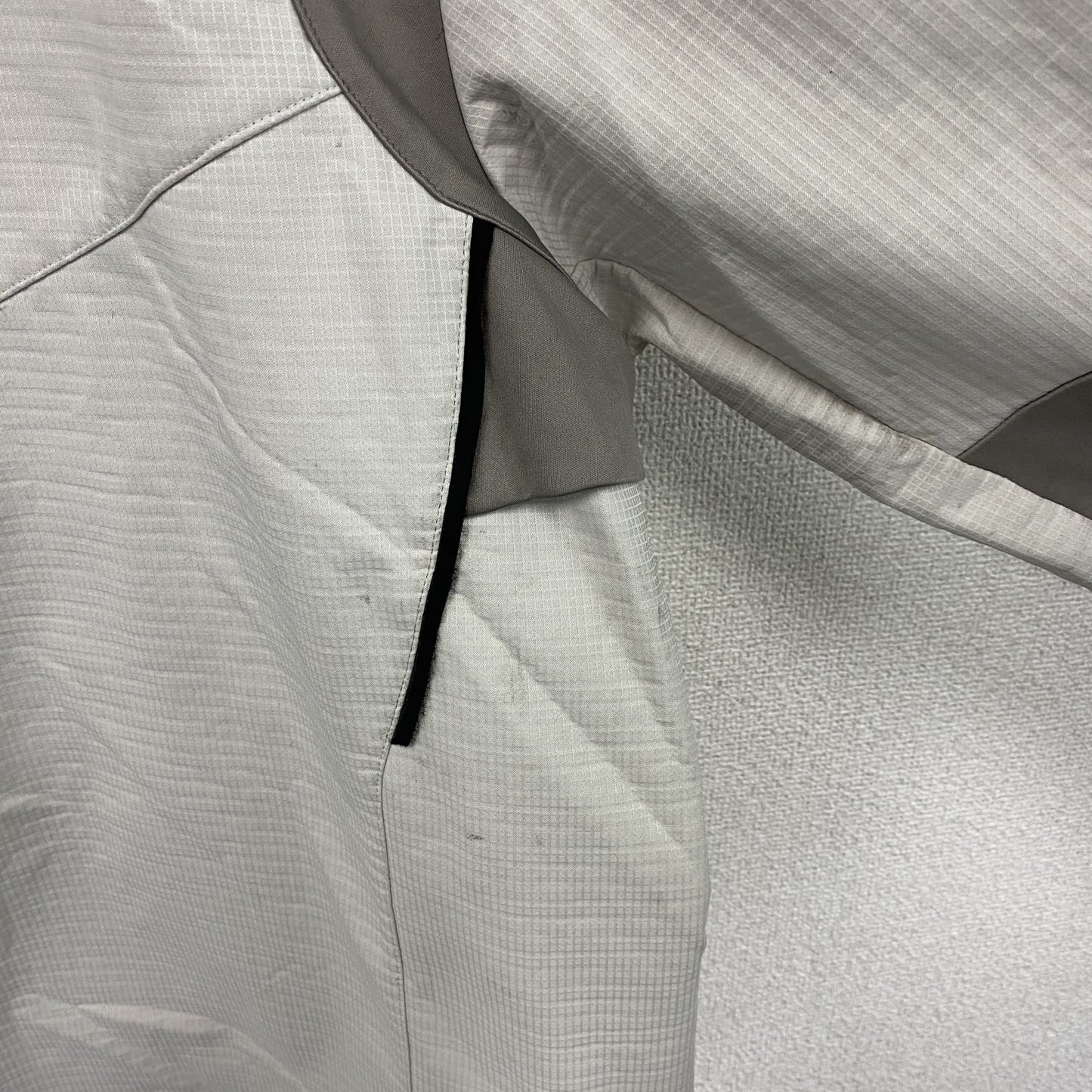 NIKE　ナイキ　トラックジャケット/ジャージ　フルジップジャケット　スウッシュ　グレー　XLサイズ