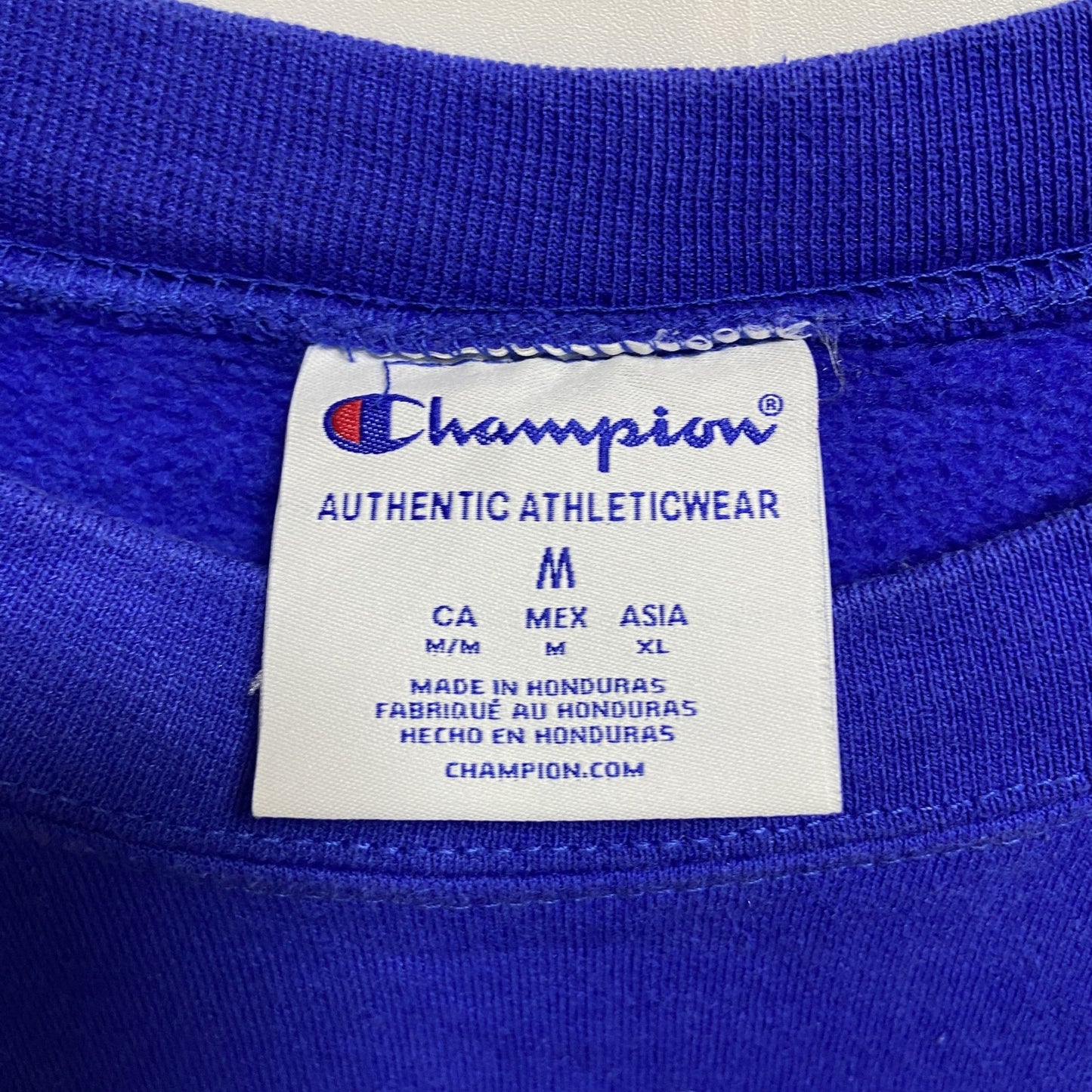 古着 used　Champion　チャンピオン　長袖ロゴワッペンスウェット　トレーナー　青　ブルー　vintage　Mサイズ