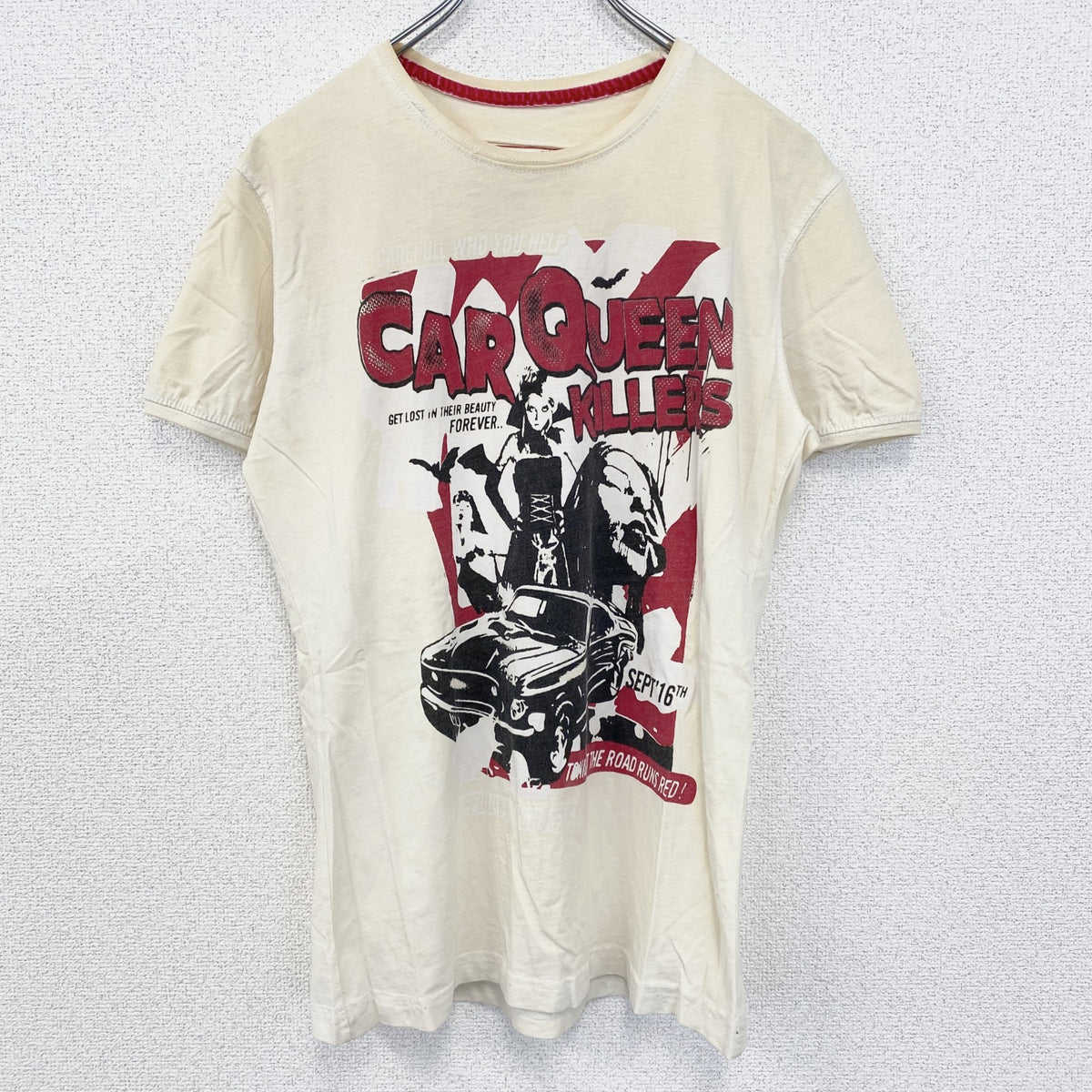 Tazzio　半袖プリントTシャツ　CAR QUEEN KILLERS　レトロ風　クルーネック　ベージュ　Mサイズ　古着