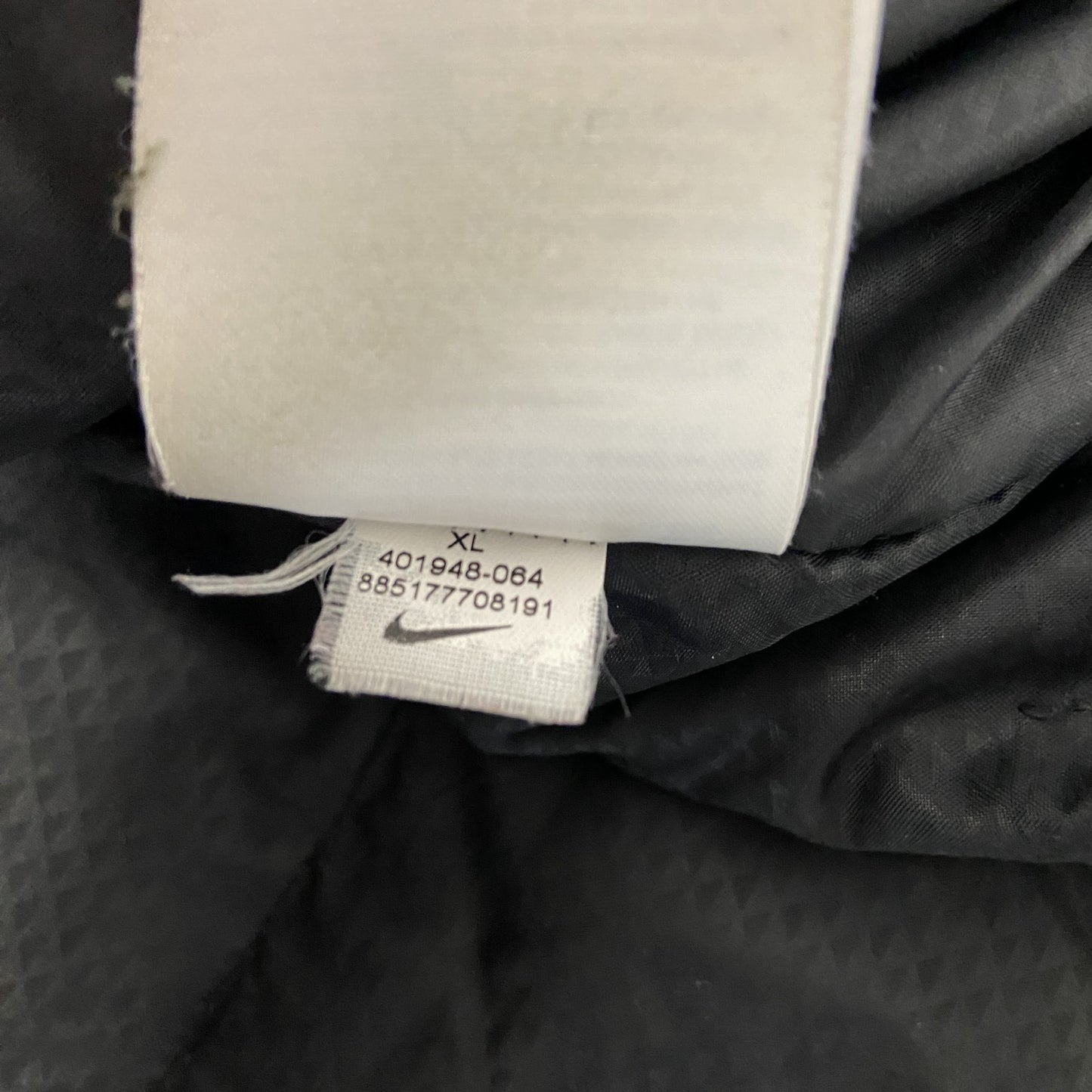 NIKE　ナイキ　フルジップ中綿ジャケット　スウッシュロゴ　グレー　XLサイズ