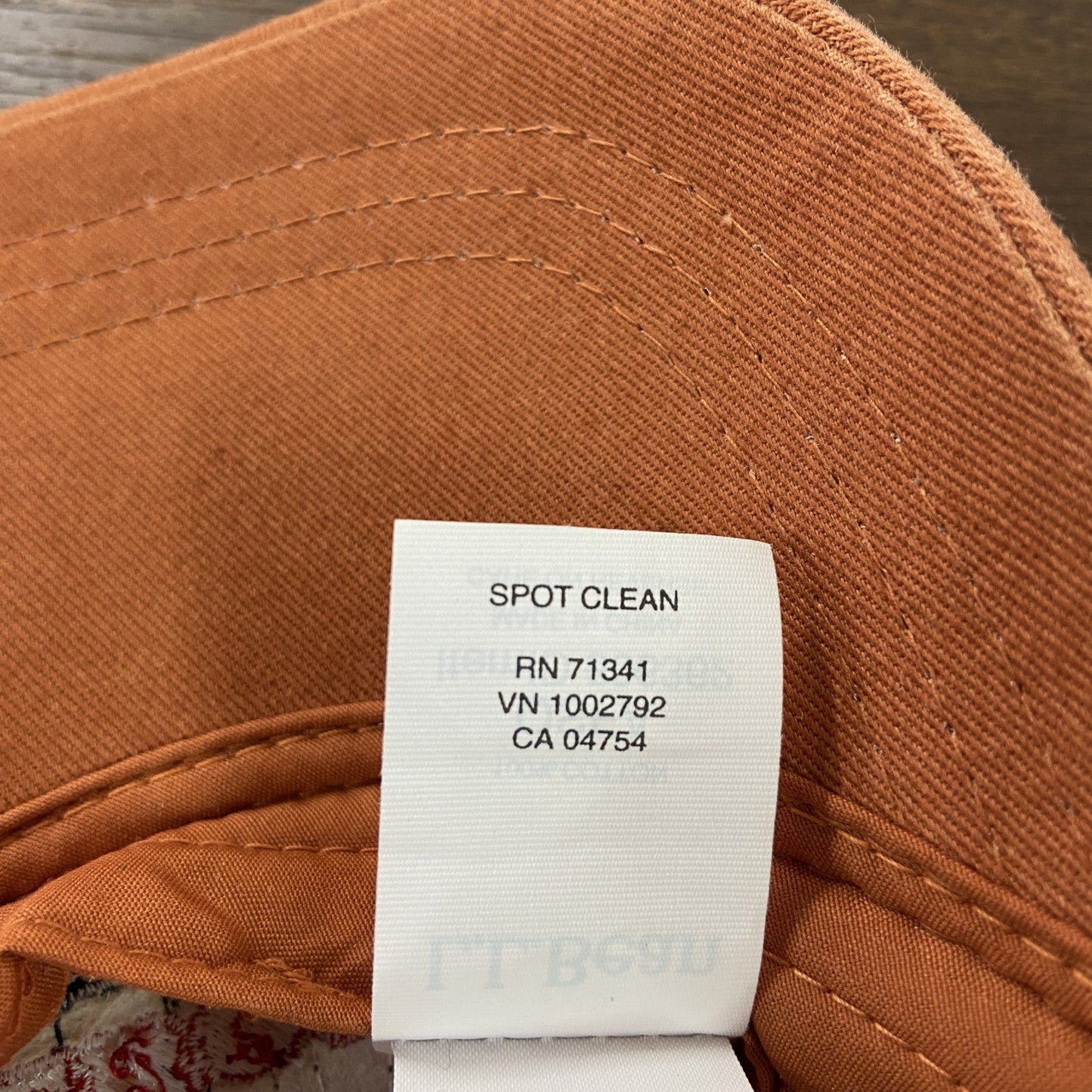 L.L.Bean　エルエルビーン　6パネルキャップ　ベースボールキャップ　ロゴ刺繡　オレンジ