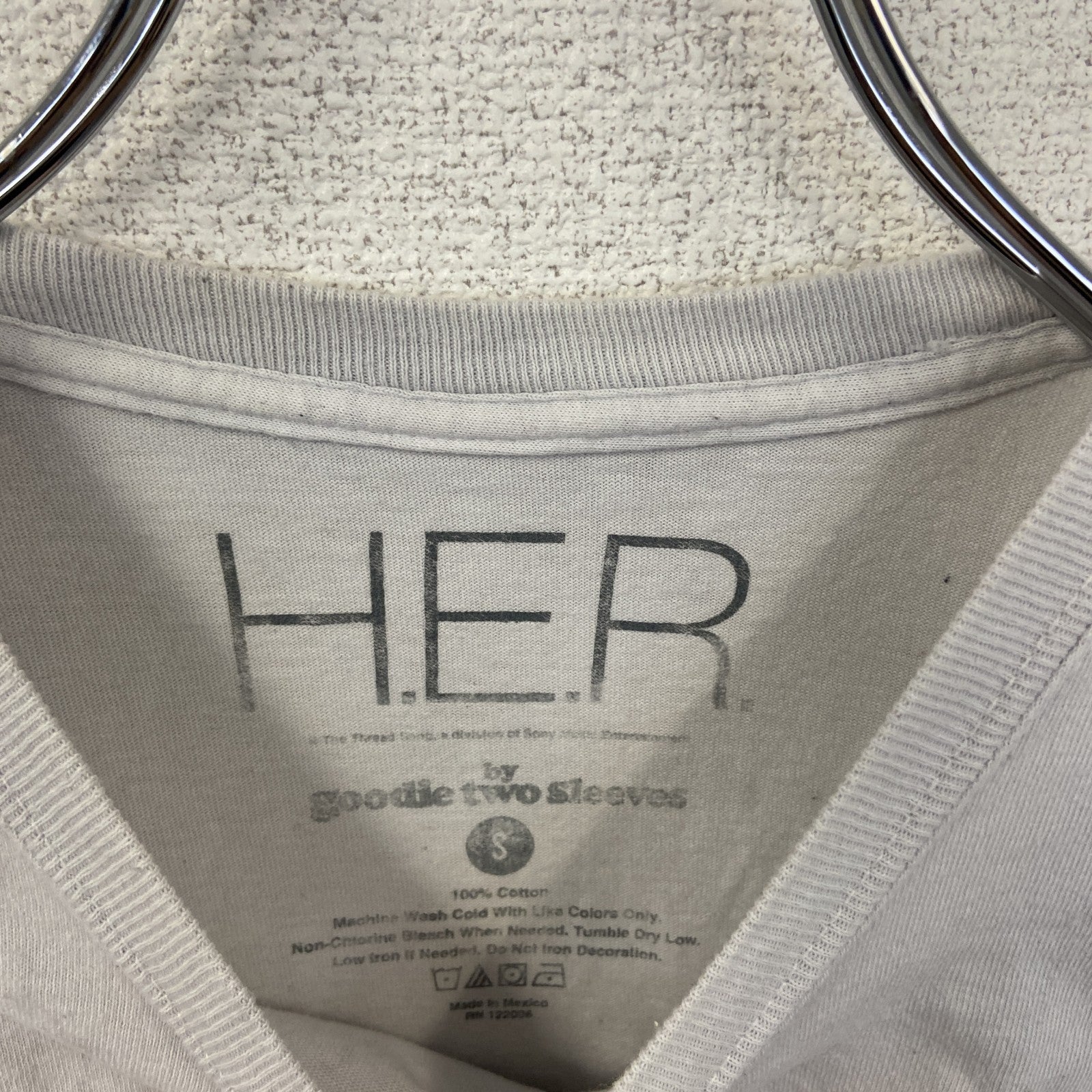 H.E.R.　ハー　半袖アーティストプリントTシャツ　カジュアルデザイン　クルーネック　白　ホワイト　レトロ　Sサイズ　古着