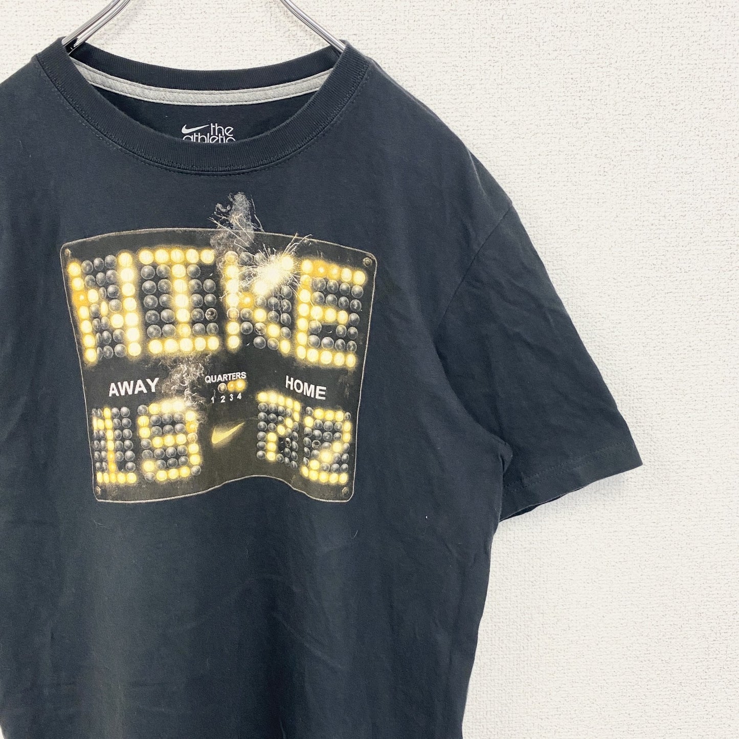 古着 used　NIKE ナイキ　半袖プリントTシャツ　スウッシュロゴ　クルーネック　バスケ　レトロ　黒　ブラック　Mサイズ