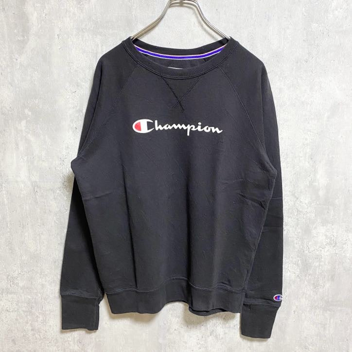 古着 used　Champion　チャンピオン　長袖スウェット　トレーナー　ロゴプリント　黒　ブラック　クルーネック　Mサイズ