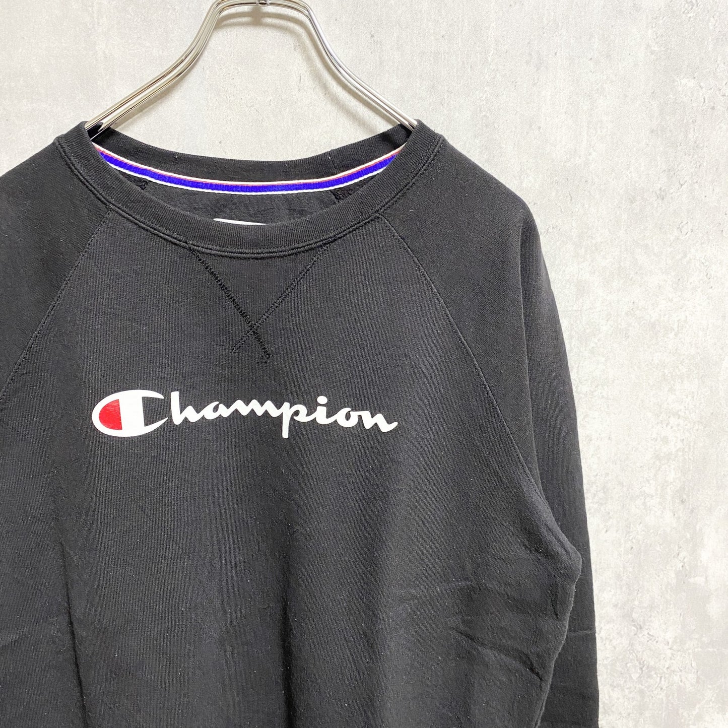 古着 used　Champion　チャンピオン　長袖スウェット　トレーナー　ロゴプリント　黒　ブラック　クルーネック　Mサイズ