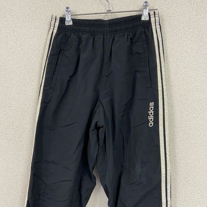 90s adidas　アディダス　デサント製　トラックパンツ/ナイロンパンツ　黒　ブラック　M～Lサイズ　古着