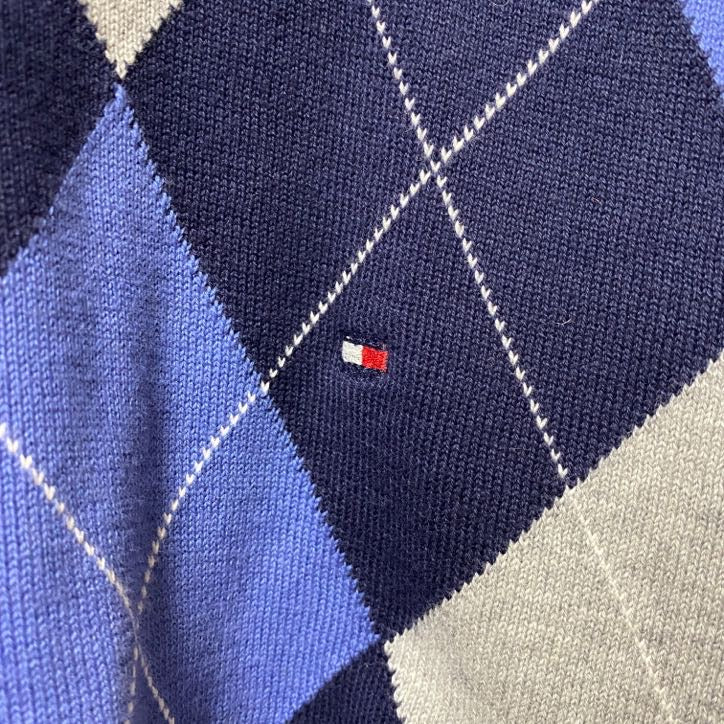 古着 used　TOMMY HILFIGER トミーヒルフィガー　長袖アーガイル柄ニット　セーター　ロゴ刺繍　ネイビー　Lサイズ