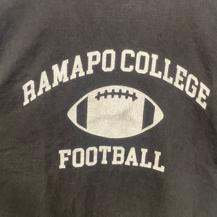 半袖カレッジプリントTシャツ　ラマポ大学　ニュージャージー州　クルーネック　フットボール　黒　ブラック　古着