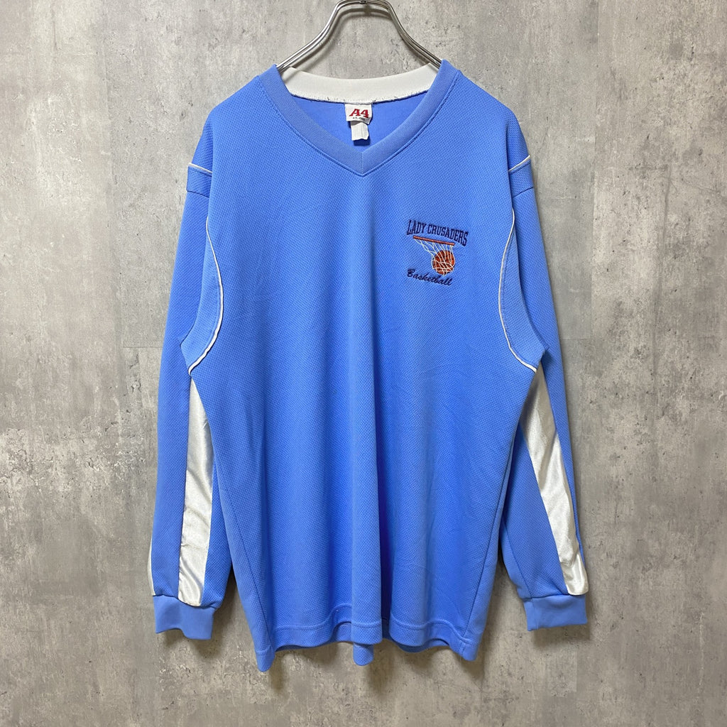 長袖ワンポイント刺繍ゲームTシャツ　水色　バスケ　Vネック　ビッグシルエット　オーバーサイズ　XLサイズ　古着