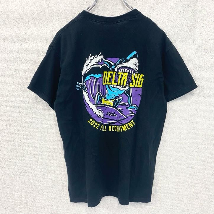 GILDAN　ギルダン　半袖デザインTシャツ　バックプリント　サメ　DELTA SIG　黒　ブラック　Mサイズ　古着