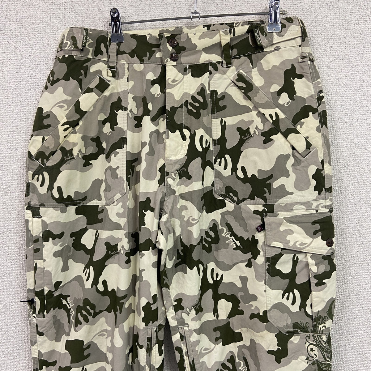 00s　QUICKSILVER　クイックシルバー　スノーパンツ/ナイロンパンツ　迷彩柄　カモフラージュ　マルチカラー　Lサイズ　古着