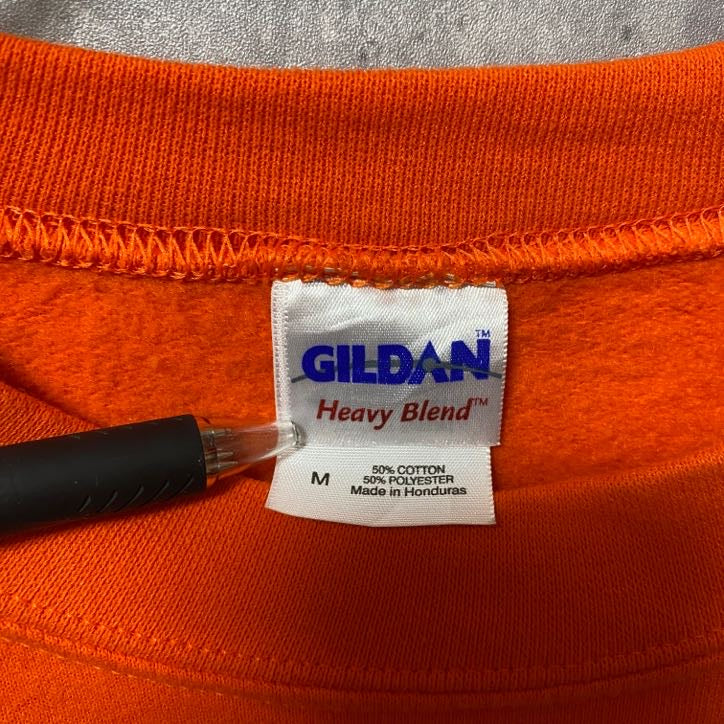 古着 used　GILDAN ギルダン　長袖プリントスウェット　トレーナー　バックプリント　オレンジ　クルーネック　Mサイズ