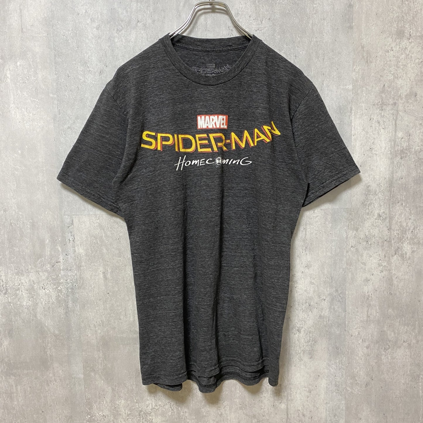 古着 used　MARVEL　スパイダーマン　半袖クルーネックプリントTシャツ　チャコール　レトロデザイン　Mサイズ