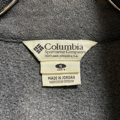 古着 used　Columbia　コロンビア　長袖ジップアップフリースジャケット　ブルゾン　ワンポイント刺繡　グレー　Sサイズ