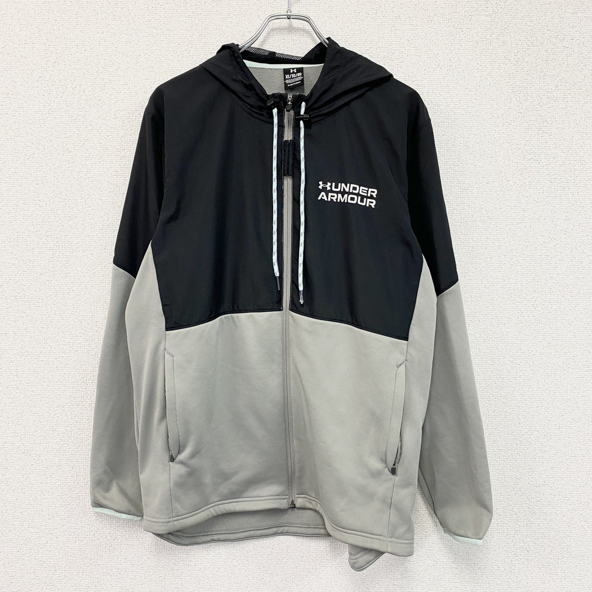 UNDER ARMOUR　アンダーアーマー　トラックジャケット/ジャージ　ワンポイント　灰色　グレー　黒　ブラック　XLサイズ　古着