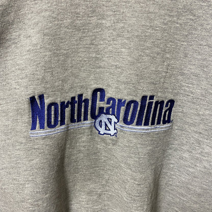 古着 used　NORTH CAROLINA　ノースカロライナ大学　長袖カレッジ刺繍スウェット　トレーナー　グレー　Mサイズ