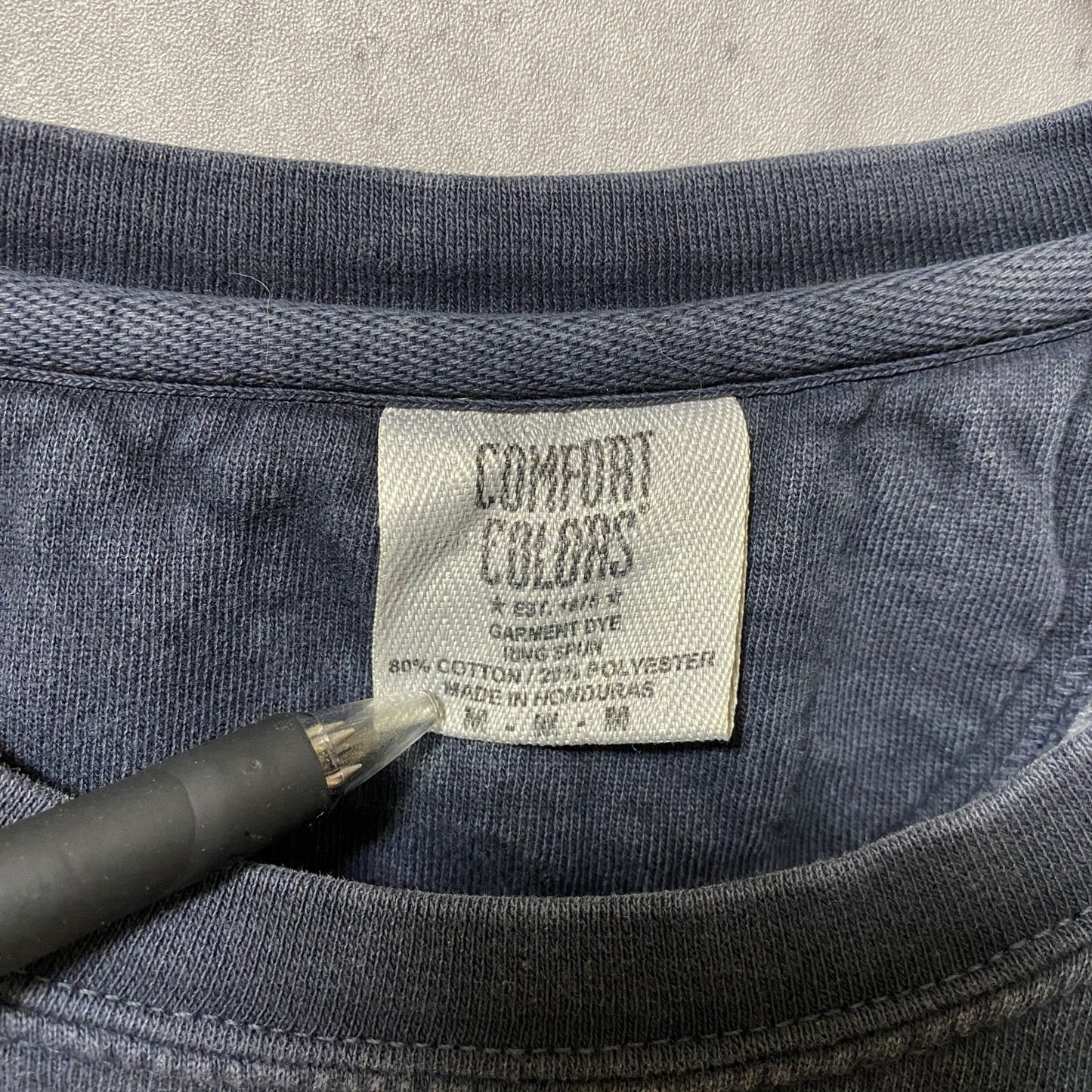 古着 used　COMFORT COLORS　IOWA　カレッジ　長袖ワッペンスウェット　トレーナー　クルーネック　Mサイズ