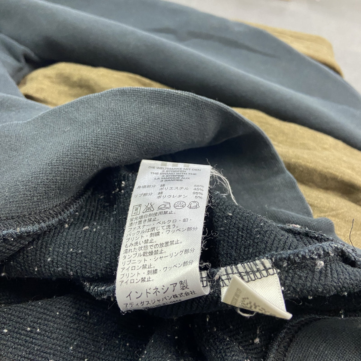 00s　adidas　アディダス　スウェット/トレーナー　フロントロゴ　黒　ブラック　Lサイズ スウェットトップス メンズ コットン 古着