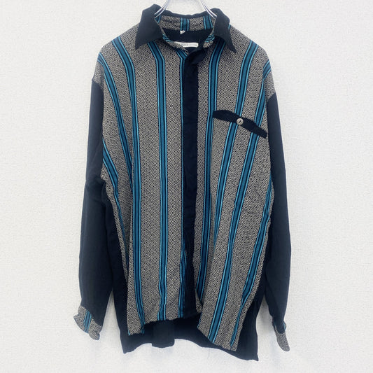 古着 used　長袖プリント総柄シャツ　比翼ボタン　レトロデザイン　ストライプ　個性的　黒　ブラック　Mサイズ