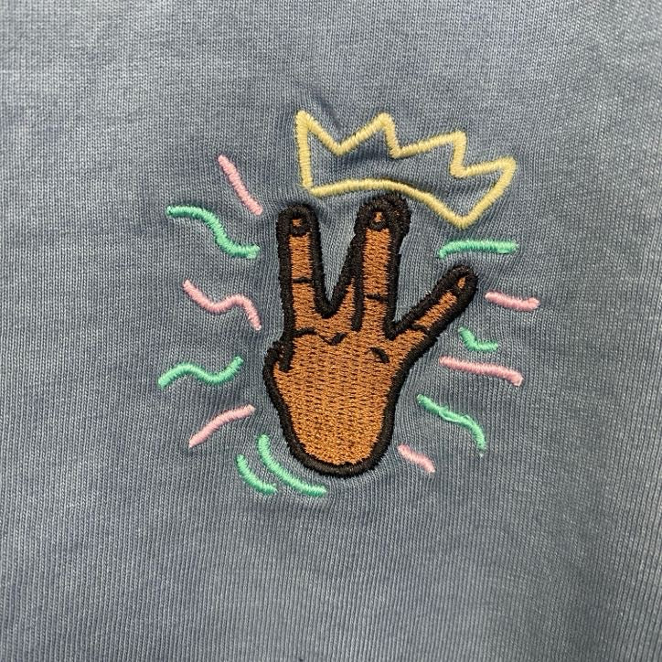 CAYLER　ケイラー　半袖ワンポイント刺繍Tシャツ　バックプリント　レトロデザイン　青　ブルー　Mサイズ　古着