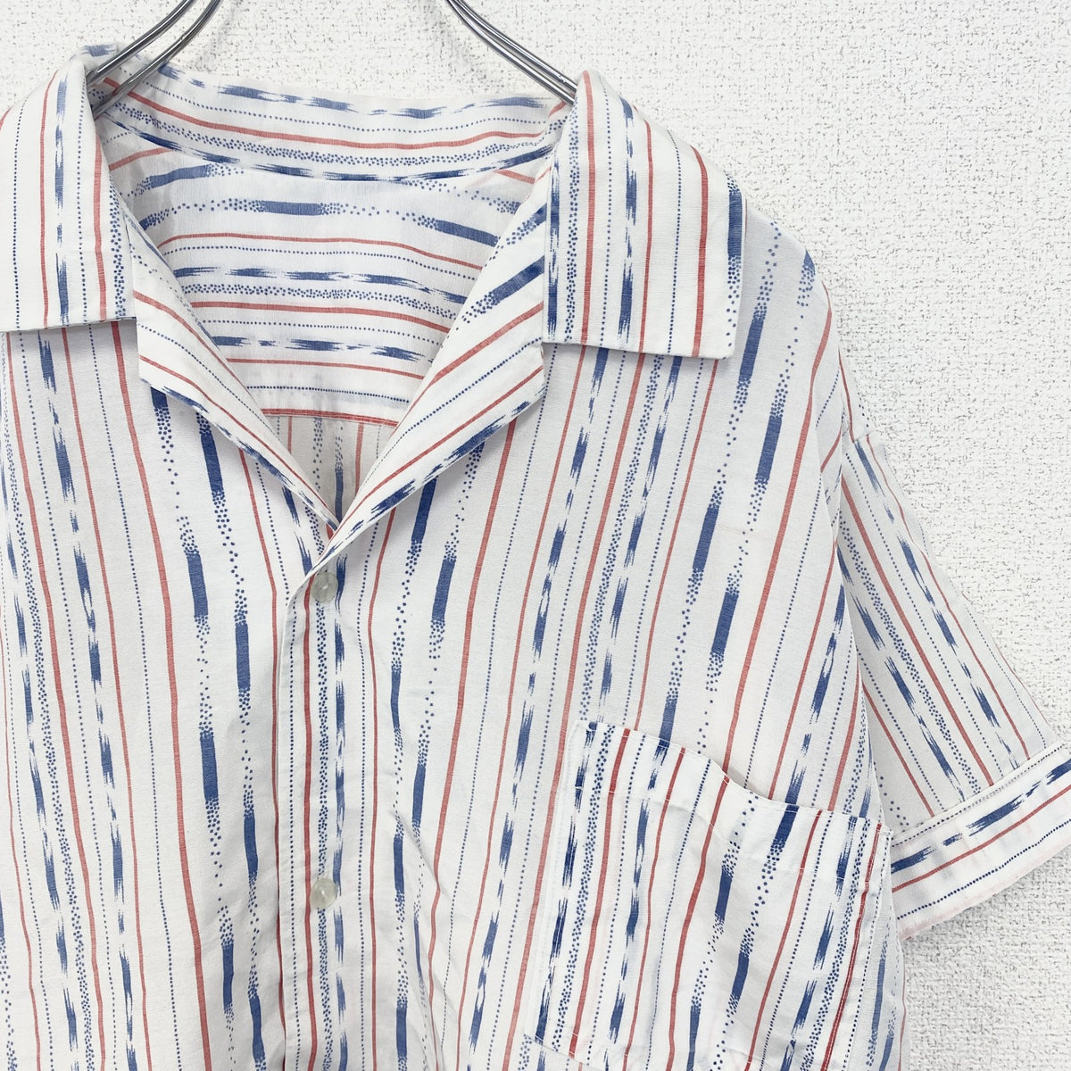 半袖プリント総柄シャツ　開襟　レトロデザイン　アロハ　清涼　ストライプ柄　胸ポケット　Mサイズ　古着