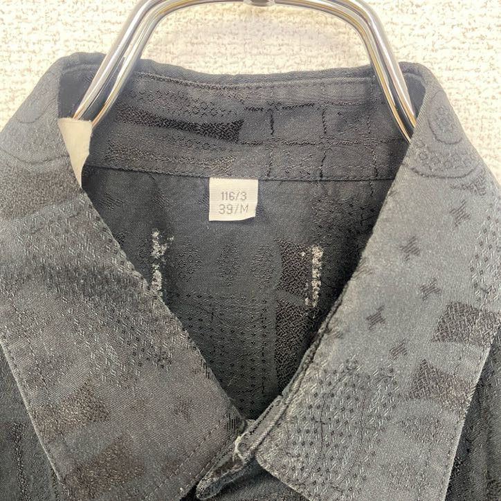 長袖総柄シャツ　レトロデザイン　個性的　シック　幾何学模様　胸ポケット　黒　ブラック　Lサイズ　古着