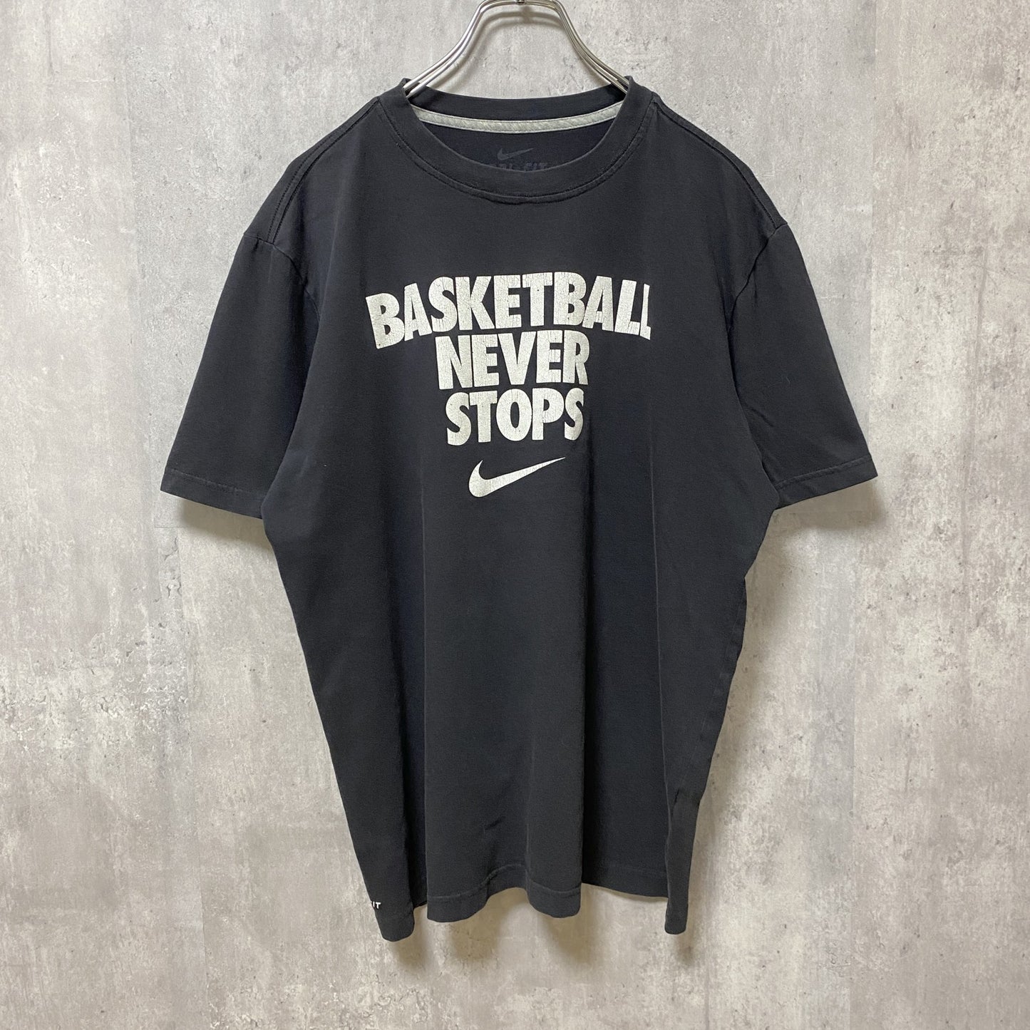 古着 used　NIKE　ナイキ　半袖クルーネックロゴプリントTシャツ　黒　ブラック　DRY FIT　スポーティー　Lサイズ